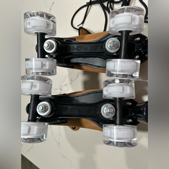 NEW Premium Cowhide Roller Skates High-Top Double Row Adj Classic 6.5M/8W - Picture 5 of 11